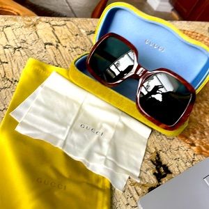 These beautiful sunnies are fabulous.